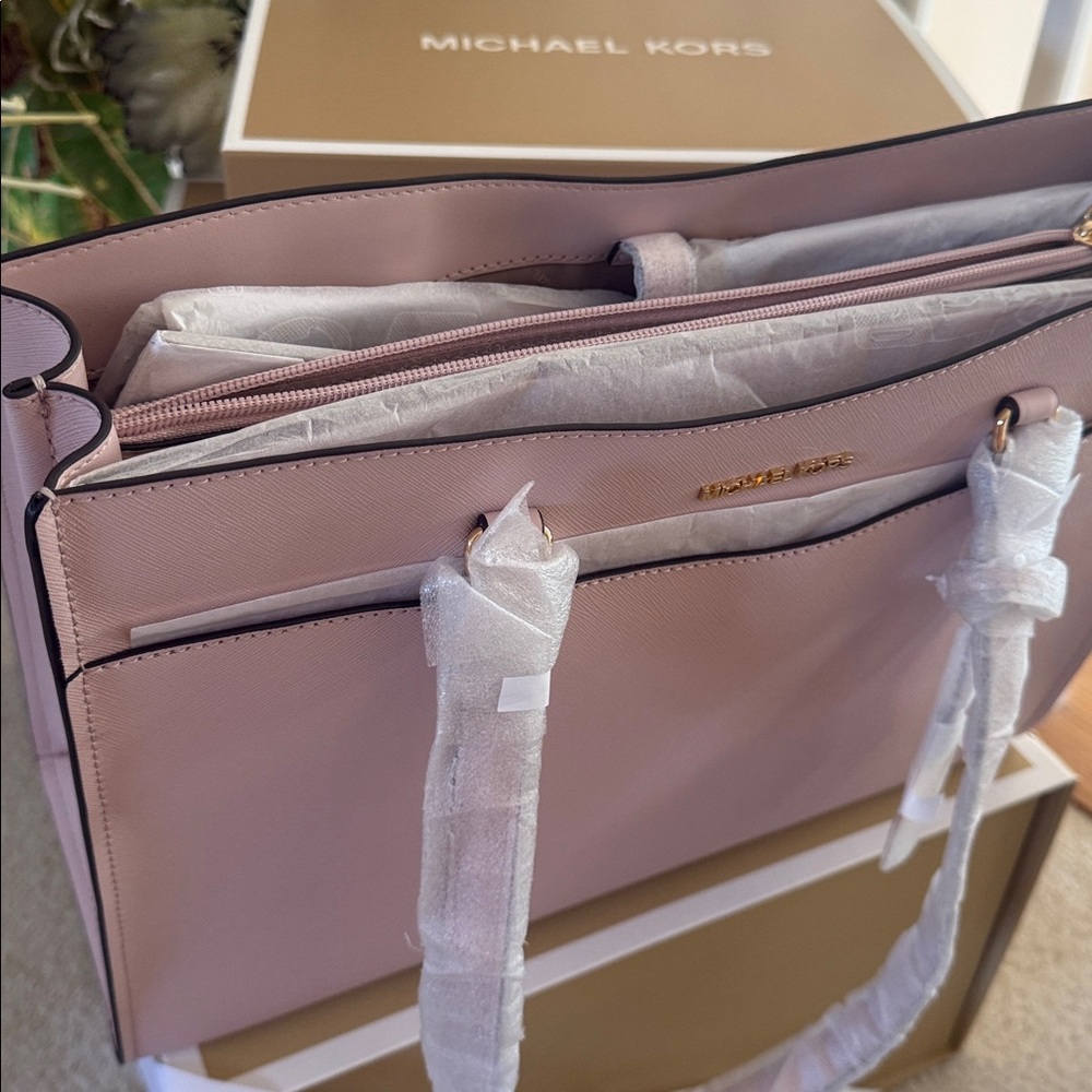 Michael Kors Large Tote Jet set travel Brand New Authentic 15x11 - Picture 7 of 10